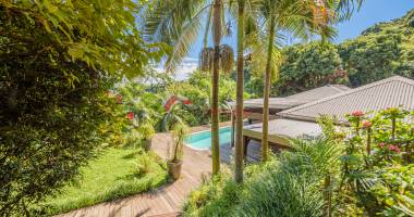 vente d'une propriÉtÉ boisÉe de 12800 m2 batie d'une demeure de 200 m2 piscine