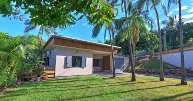 villa entièrement rénovée t5 sur plus 1000m2 de terrain à etang salé