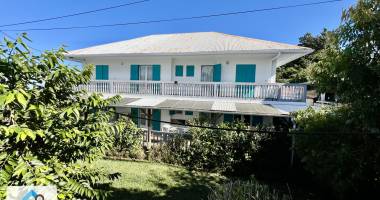 saint joseph 97480 - villa familiale + dependance - vaste parcelle