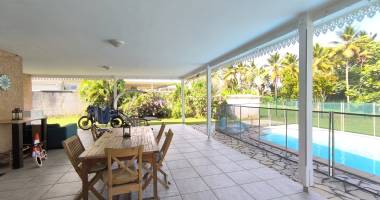 a louer maison 3 chambres avec piscine vue mer moudong sud