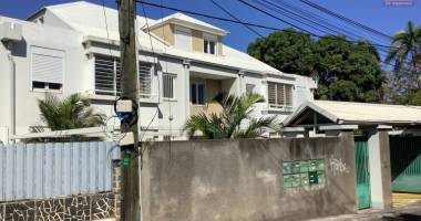 a louer appartement t3/4 meublé à saint pierre