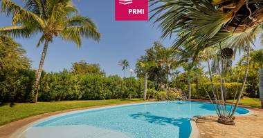 saint gilles: appartement t4 au dernier dernier etage + piscine
