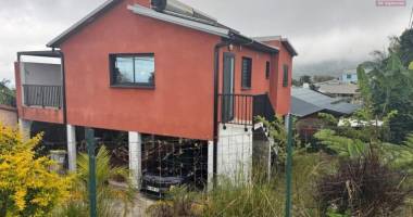a louer joli villa récente de type f3 à pont d'yves le tampon
