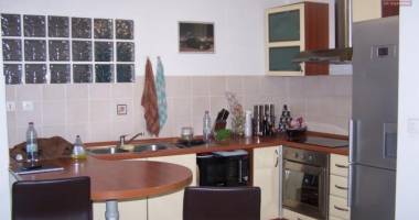 a vendre magnifique appartement de type f2 d'environ 55 m² dans résidence avec piscine la tampon 14 éme