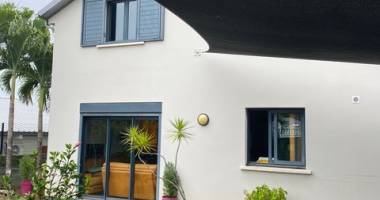 f4 maison meublée à louer   secteur la bretagne (97490)