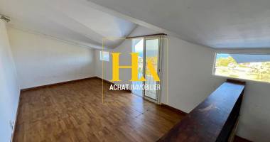 immeuble de rapport de 8 logement 16 pièces de 347m² avec piscine