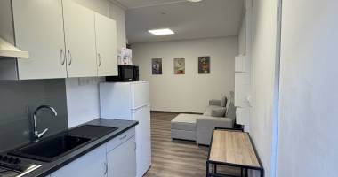 À louer - studio meuble d'environ 24,42 m2 - le tampon - 675.00 €