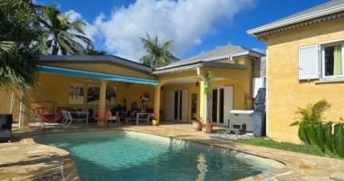 grande maison t5/6 + studio – jardin, piscine, jacuzzi – sainte-marie