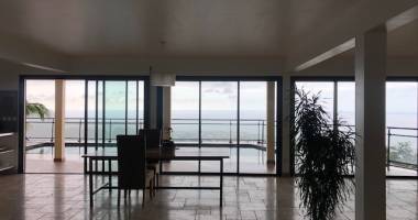 a louer superbe maison f6 vue panoramique et piscine - colline des camelias