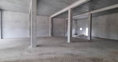 a louer local  de 600m² ste suzanne au 1er etage d'un batiment