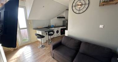 a louer t2 meuble en dernier etage (bail mobilite)