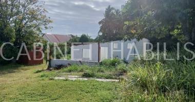 a vendre - terrain de 991 m2 environ - saint-pierre - 333 900 € hai.