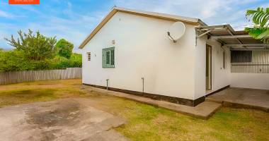 a louer maison  f3 à la rivière -  loyer 990  cc - disponible de suite
