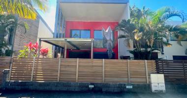lakaz vous propose à la location cette maison pavillonnaire moderne, située dans un environnement calme et rec