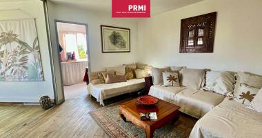 apt t3 coeur st gilles les bains - dernier etage, traversant
