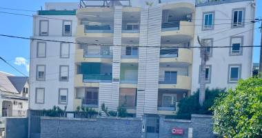 a vendre t2 libre sainte clotilde