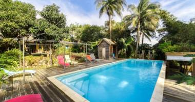 propriété de charme sur 3000 m² de terrain arboré