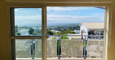 beau f2 à moufia sainte-clotilde loué