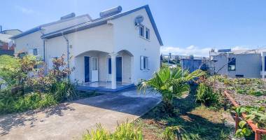 villa f4 rénovée   20ème km, le tampon   parcelle divisible