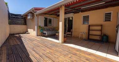 a louer à st pierre gd-bois - maison meublée f4 (75 m²) - loyer 1 495 cc - disponible dès maintenant.