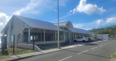 vieux fort : résidence la rose des vents,  local professionnel 103m2