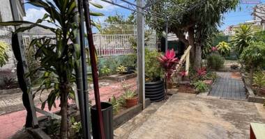 a vendre maison t3/4 à st denis quartier la source.