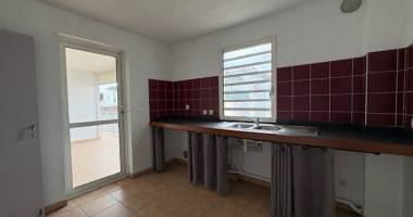 appartement 3 pièces avec varangue et parking - le port