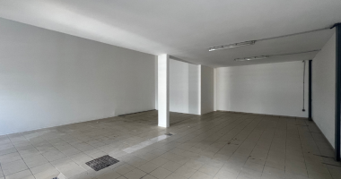 À louer - local de 180m2 avec mezzanine - jarry