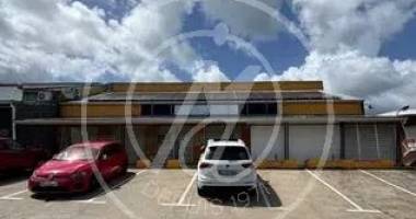 À louer local commercial  8 800 € /mois + charges