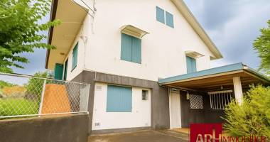 centre ville du tampon - villa à renover sur un grand terrain p