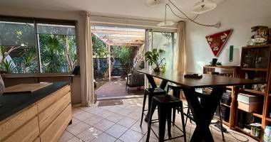 ermitage : t3 + bureau, jardin de 88m2, terrasse et parking à 500m du lagon