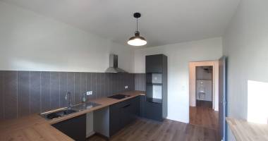 appartement t3 rénové au coeur de ville du port réf 1939